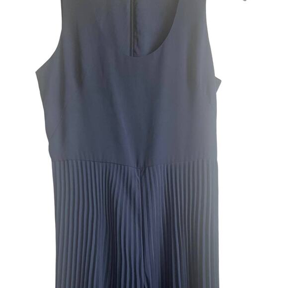 Club Monaco Jumpsuit 4 Navy Pleated Wide Leg Chic Glam Evening, Luxury Satiny - Picture 8 of 13